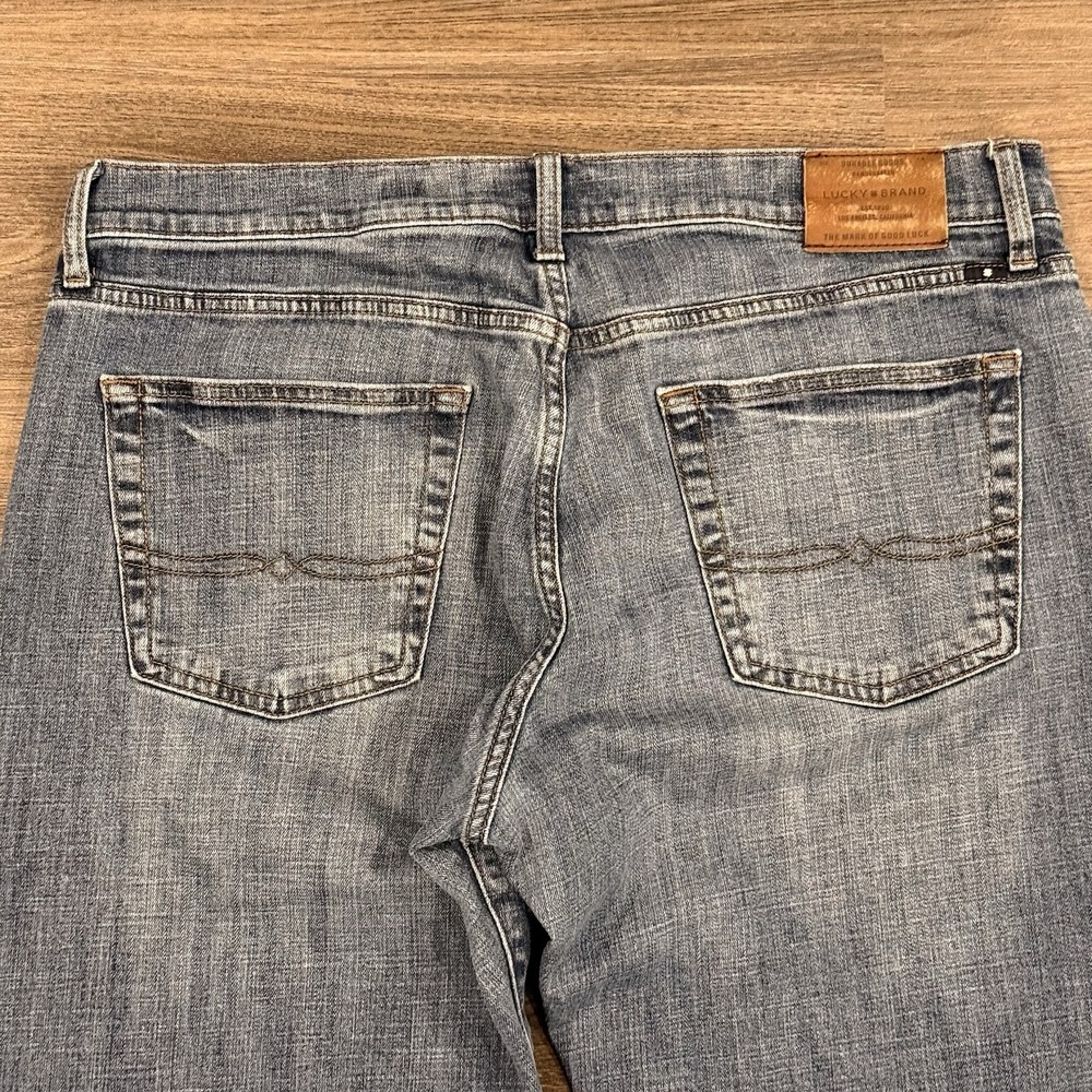 Lucky Brand 221 Straight Fit Jeans Size 38x31(tag32)Medium Wash Denim Distressed - Picture 4 of 9